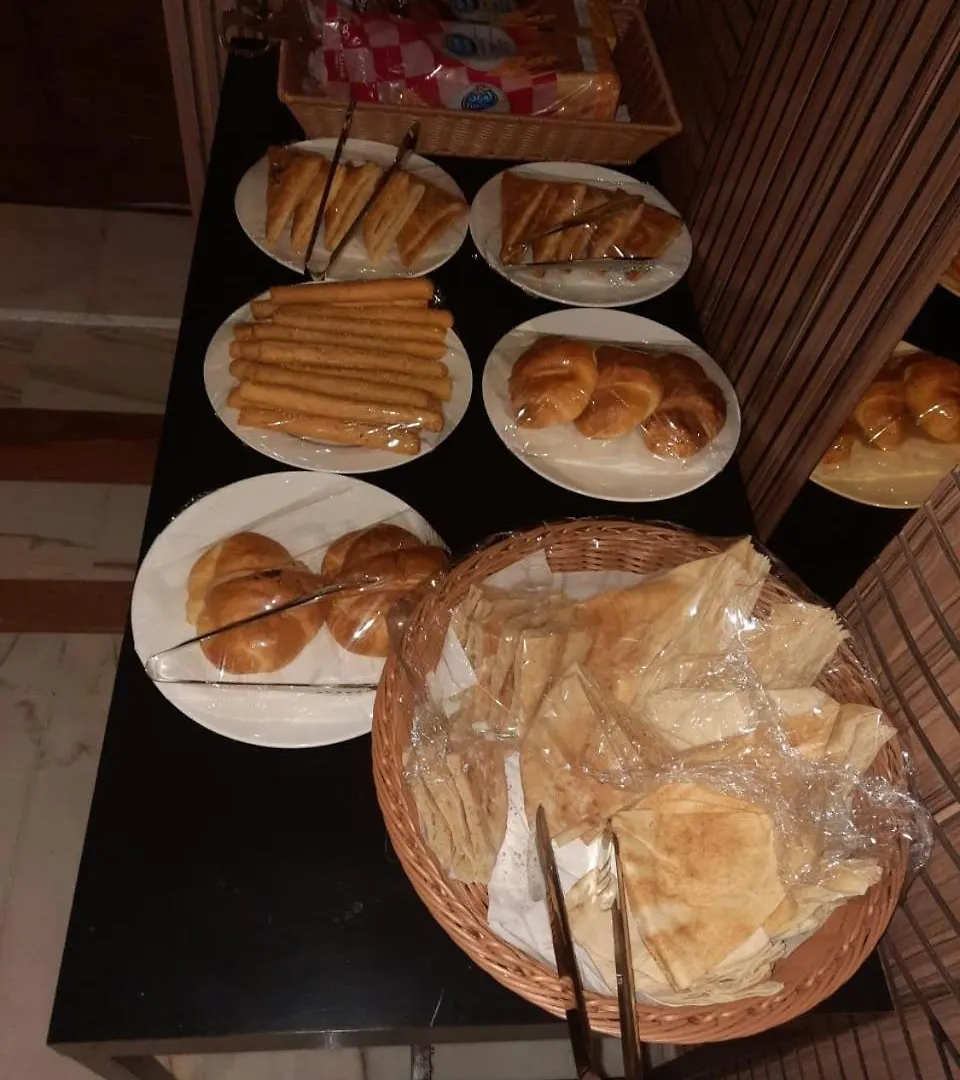Quiet Jeddah Al Hamra Hotel