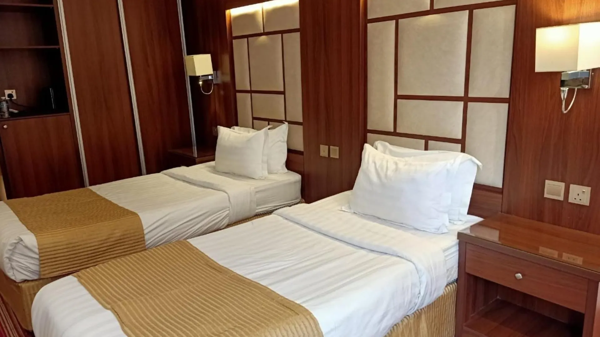 Quiet Jeddah Al Hamra Hotel Saudi Arabia