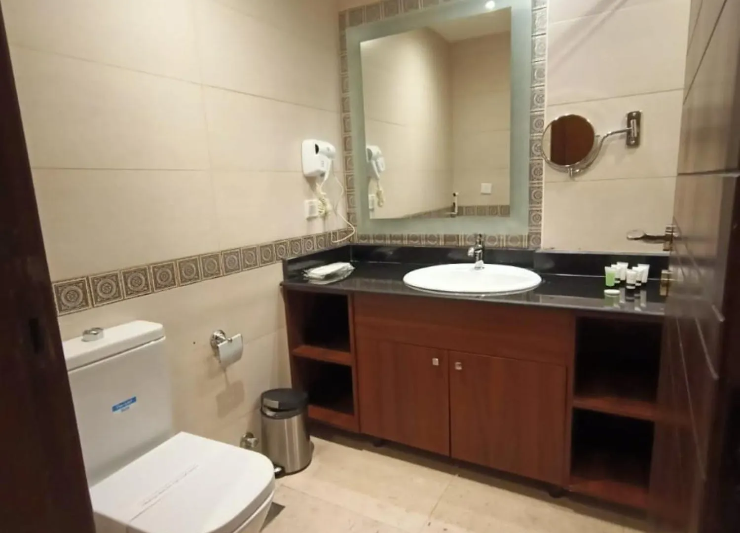 Quiet Jeddah Al Hamra Hotel Saudi Arabia